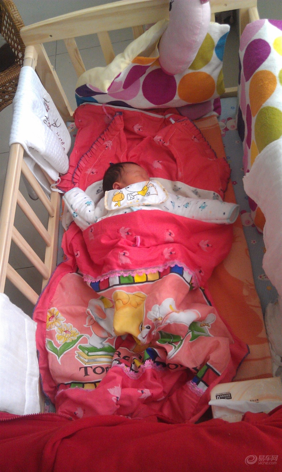 母亲节快乐!某宝上买的婴儿小床及母女合影!