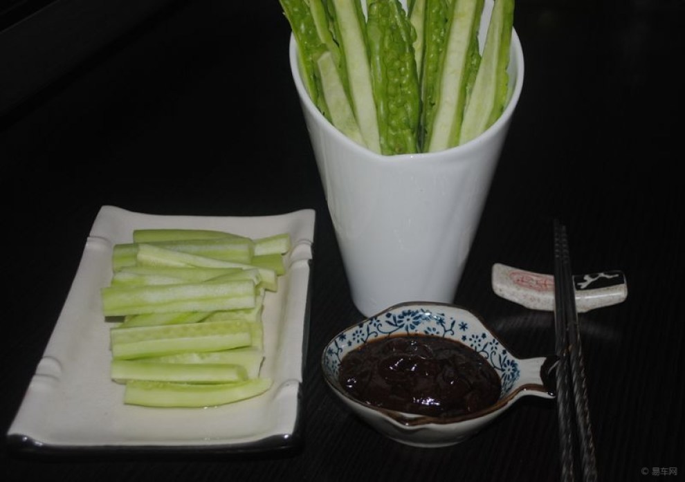 【快乐厨艺】苦瓜蘸酱