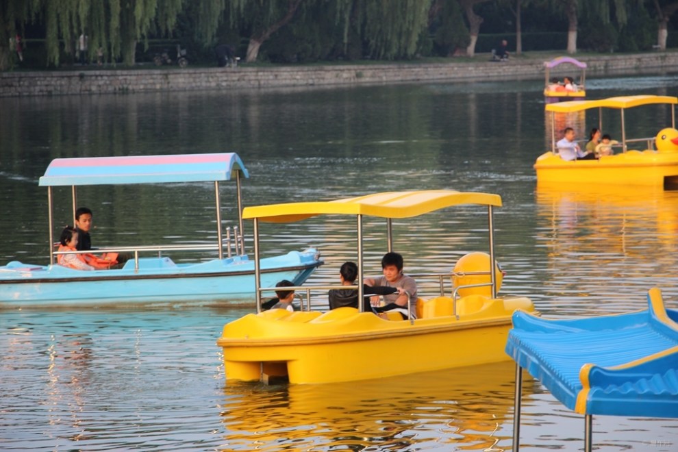 【原创】到公园去划船