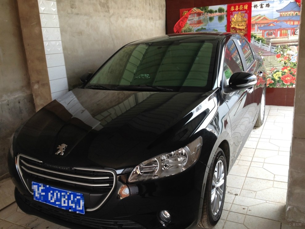 提车两个多月,少见的黑色,很喜欢.