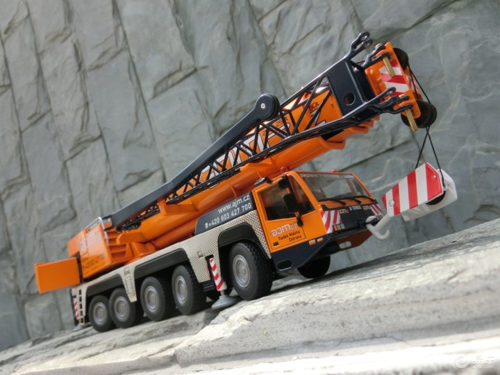 特雷克斯200吨吊车