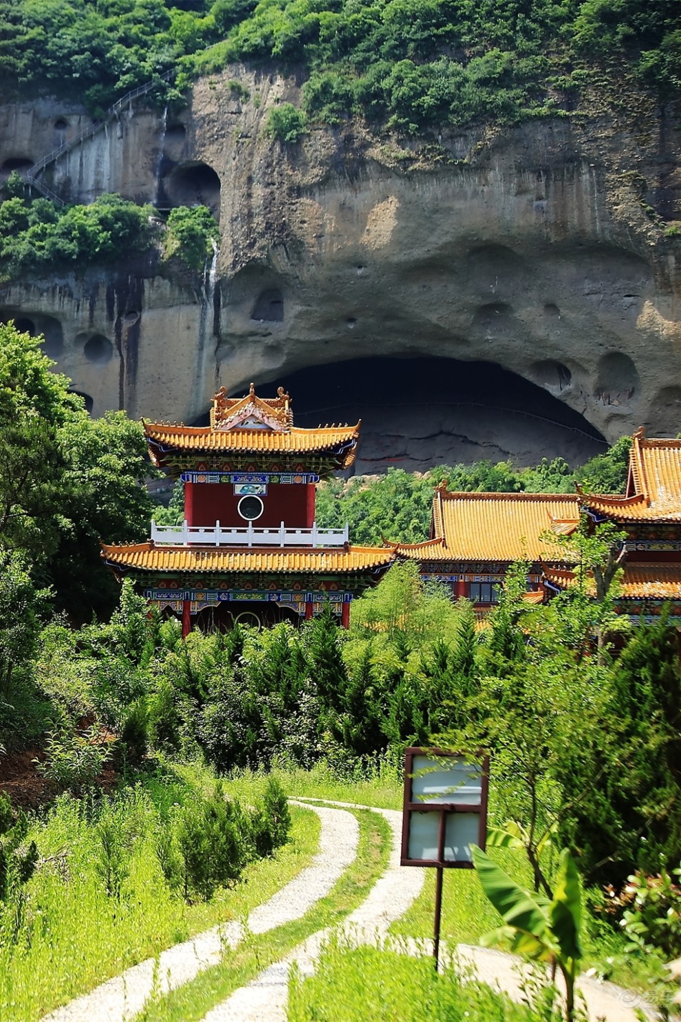 难忘山水——游记大别山石窟