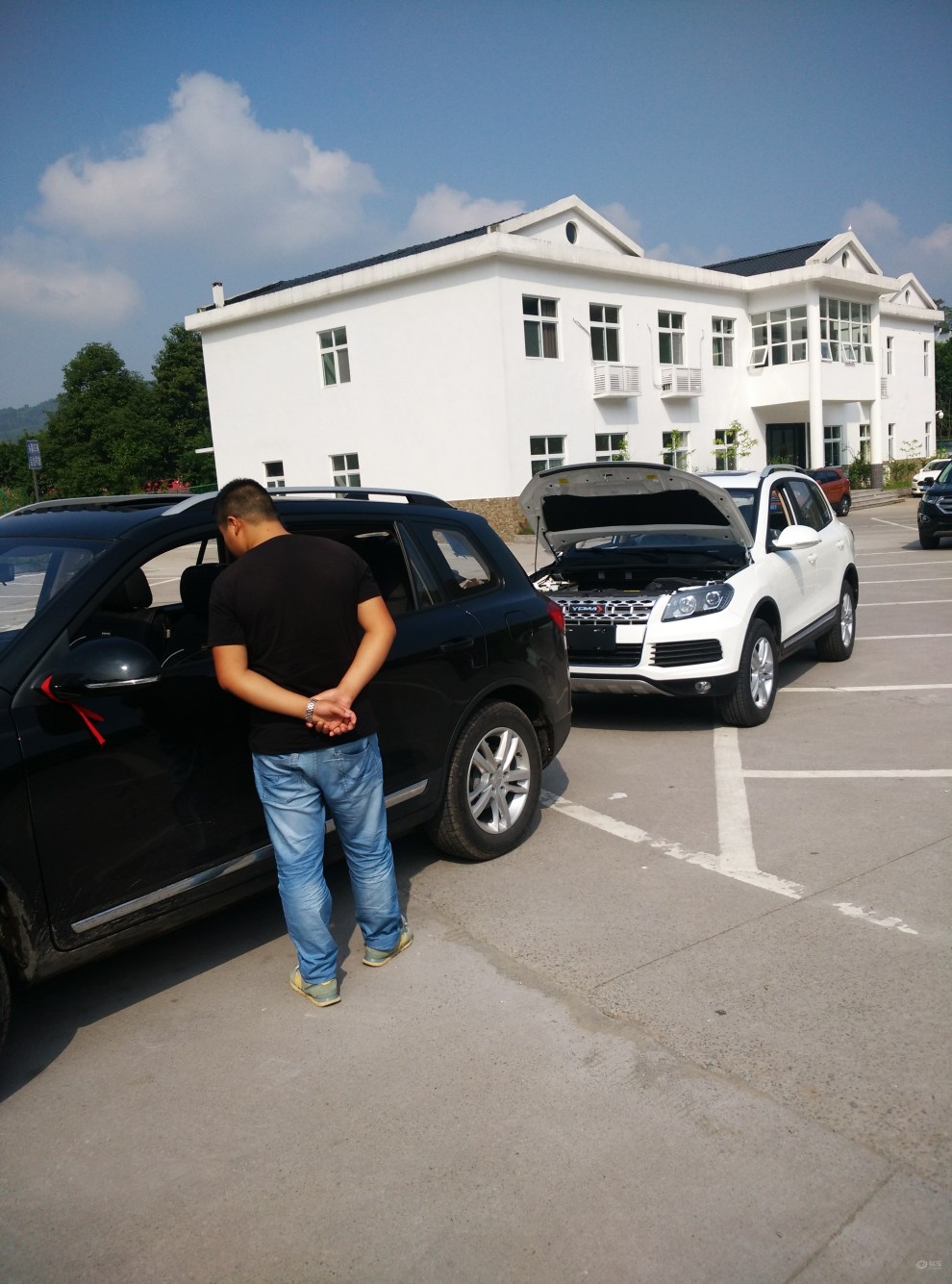 陪朋友新车上户