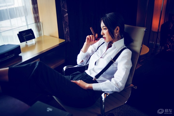 【百变女郎】御姐霸道总裁来袭!