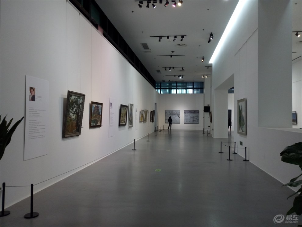 【首发】进城,切重庆美术馆看油画展!