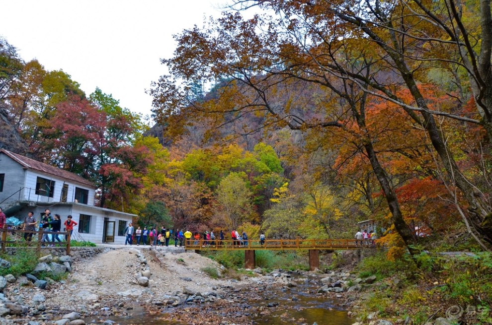 晚秋香水湖赏红叶