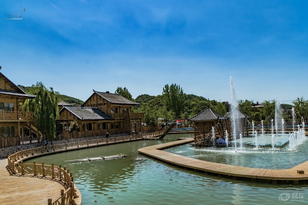 走进落别牛角村