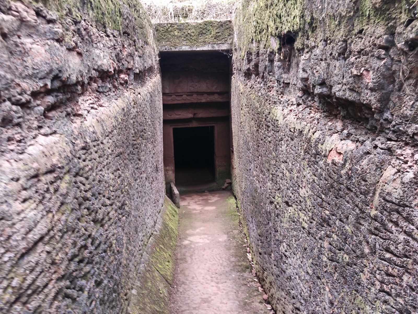 【四川cs35车友会】似水虎虎 自驾江口古镇东汉崖墓