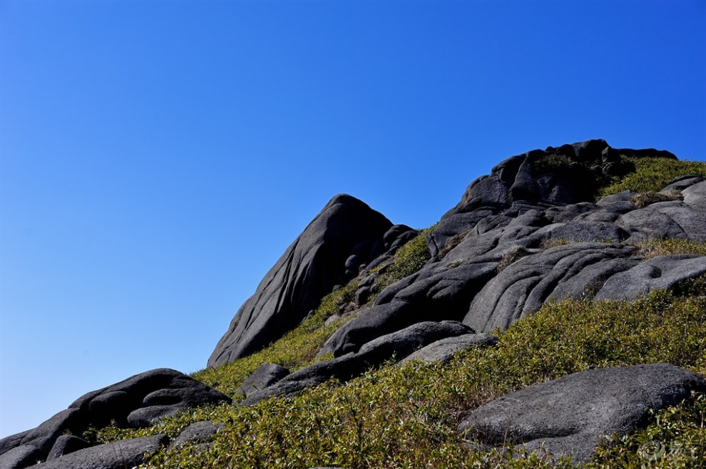 【王者来袭2——冬日癞子山风光】