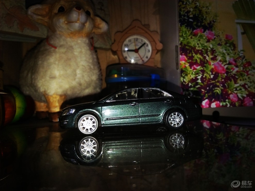 【精美图片】小比例的凯美瑞模型摆拍!