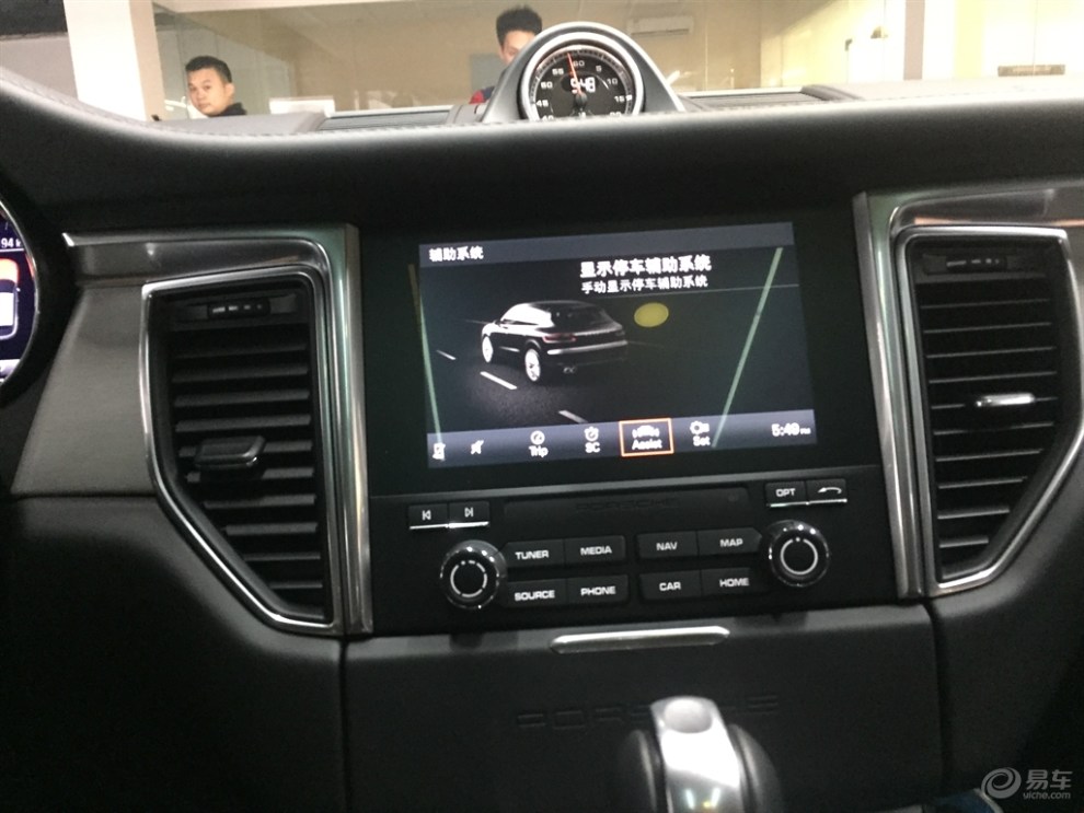 保时捷macan柏林之声音响与led大灯 双管齐下