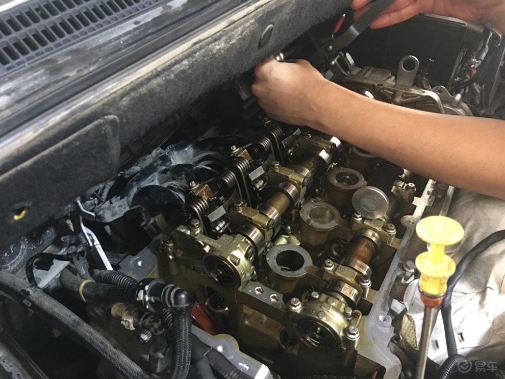 最爱车〕更换气门油封