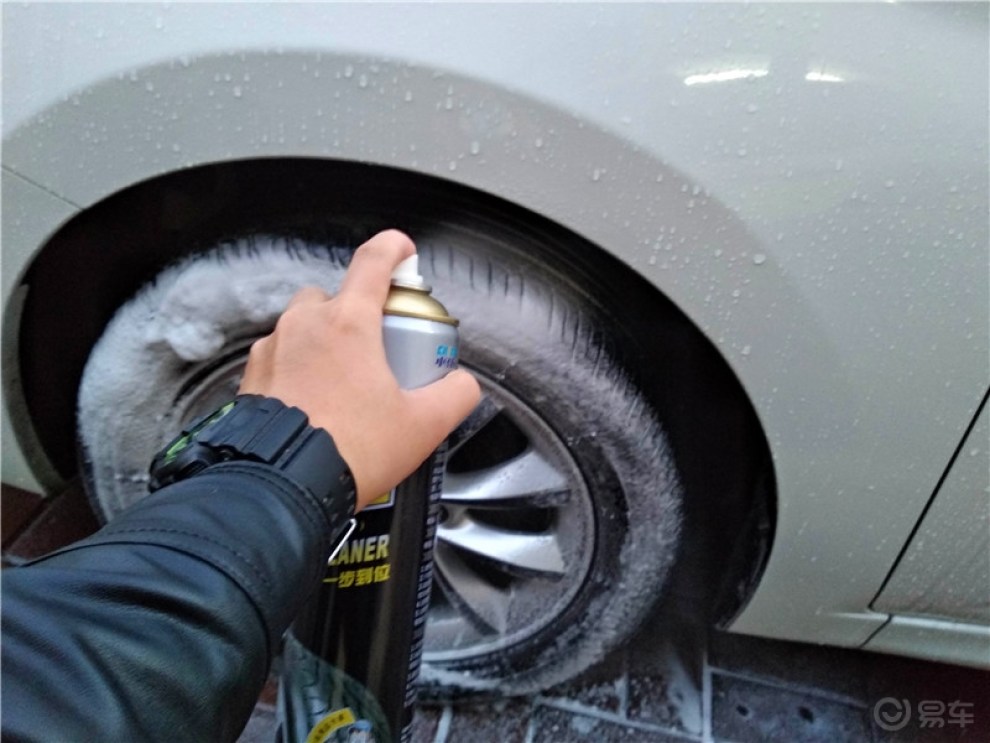【吉林市长安车友会】使用轮胎蜡为小七轮胎保养上光