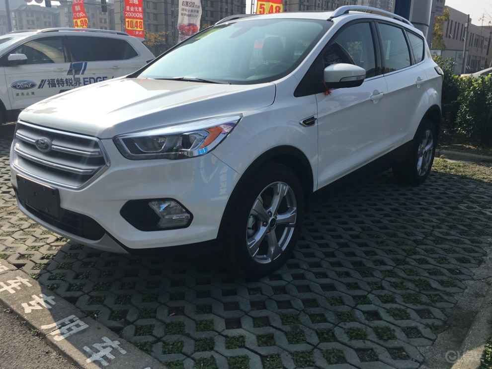 福特翼虎1.5t铂翼型提车作业