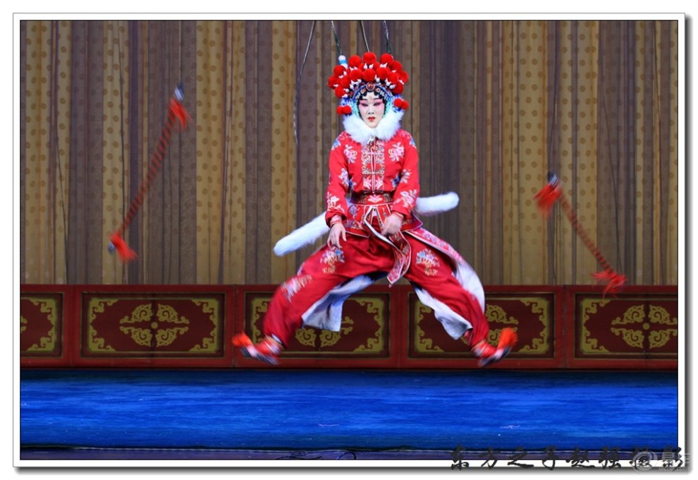 天津京剧院上演京剧《青石山》剧照主演:程萌