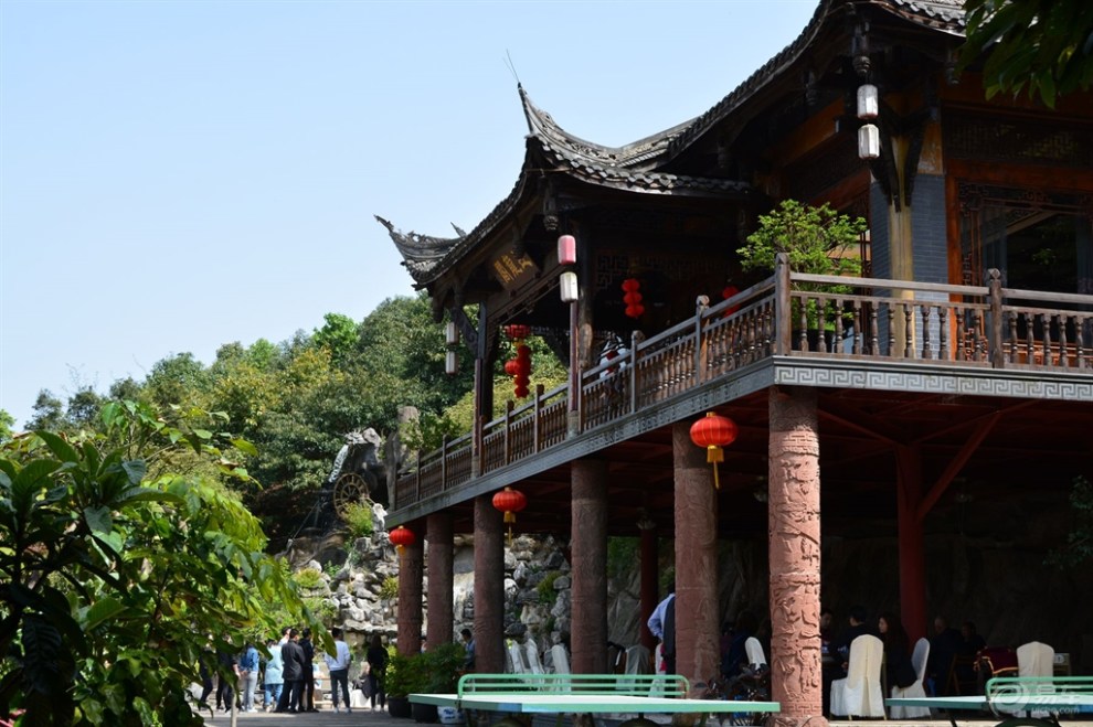 夏日的龙泉山庄