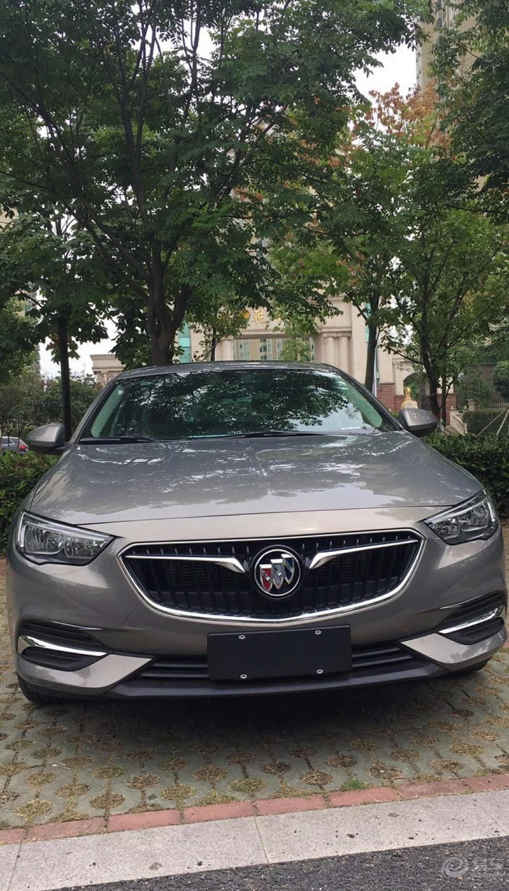 全新一代君威1.5t精英型亚麻金