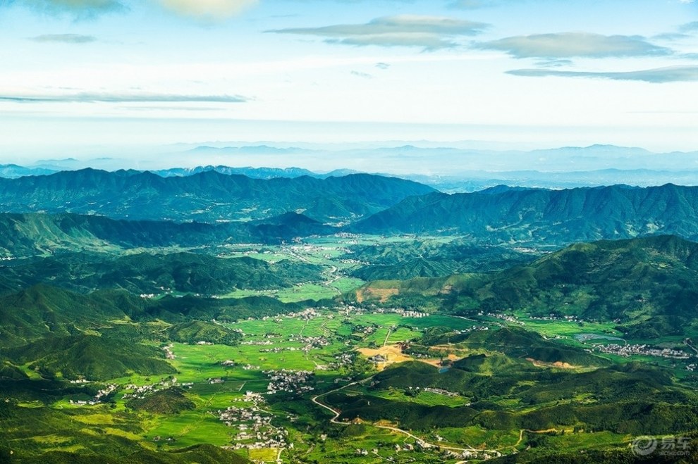 巍峨的崇山峻岭