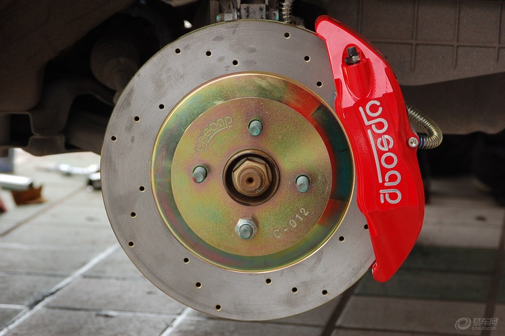 马自达2升级跑车卡钳魅力无限