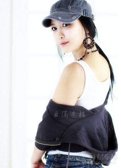 韩国车模瓷娃娃闵秀雅