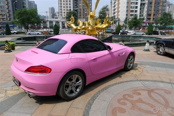 卡哇伊mm提爱车 粉色宝马z4!